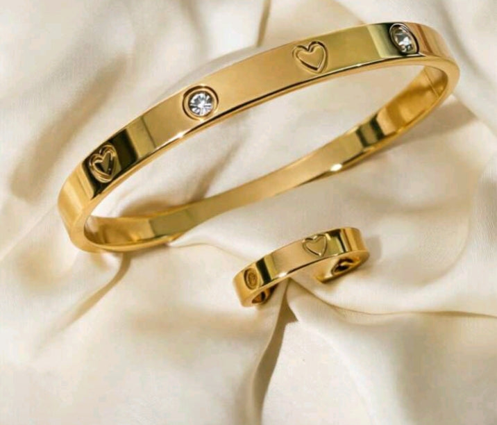 Stainless steel gold plated heart shaped bracelet and ring set