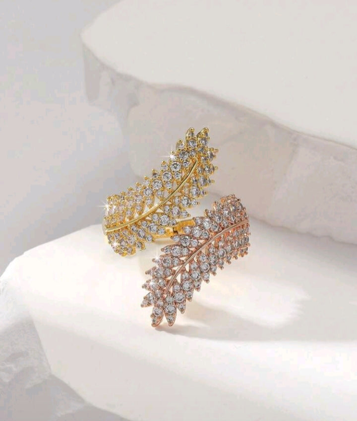 Elegant tow-tone maple design open ring