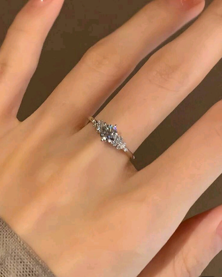 Luxury rhinestone snowflake ring
