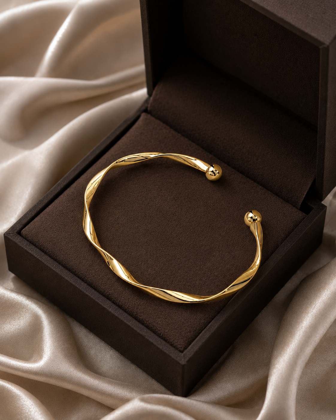 curved design bracelet