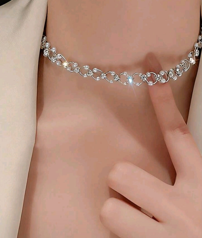 Sparkling floral link chokar